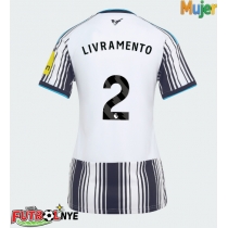 Camiseta Newcastle United Tino Livramento #2 Primera Equipación para mujer 2026-27 manga corta